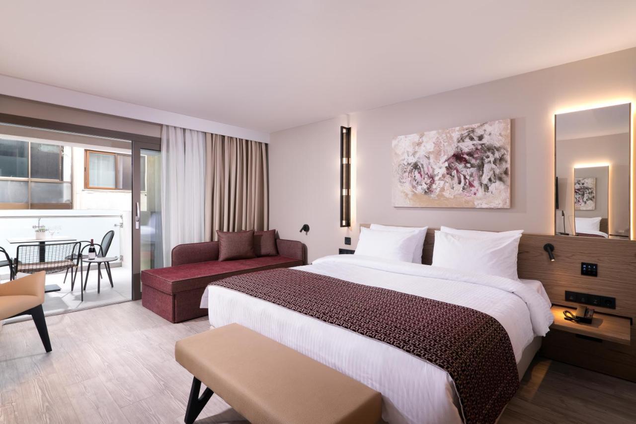 S Hotel Boutique Thessaloníki Eksteriør billede A room at the hotel